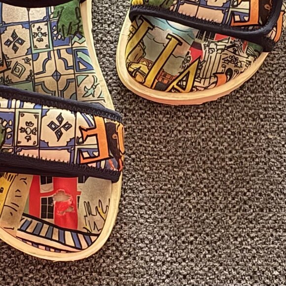 Dolce & Gabbana ICONIC COMICS PRINT  Summer Sandals With Logo. - Picture 9 of 9